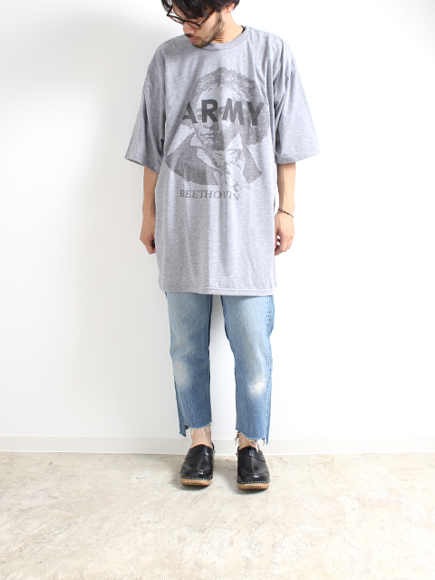 ヴェートーベンアーミーTシャツタイプB着画前
