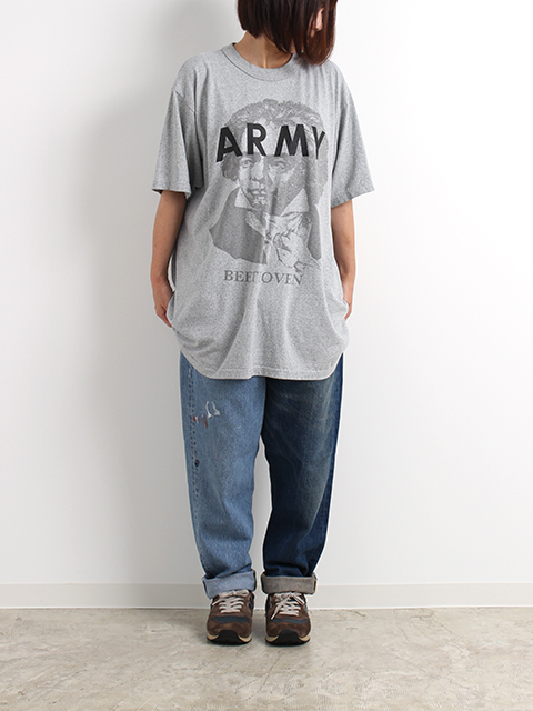 ヴェートーベンアーミーTシャツ着用2