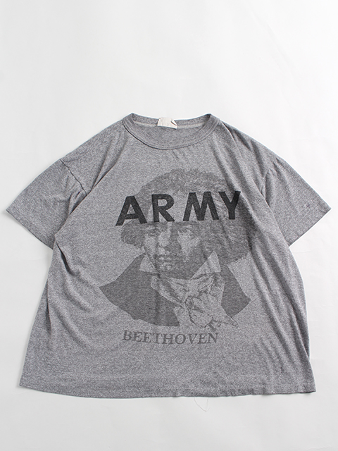 ヴェートーベンアーミーTシャツタイプD置き前