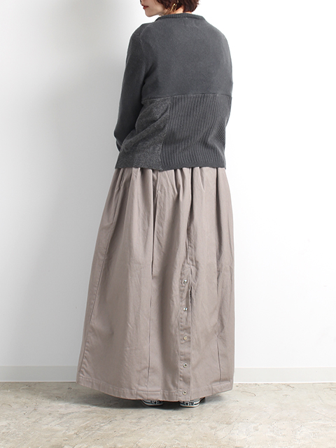 カシミアリメイクパッチワークセーターグレー着画後
